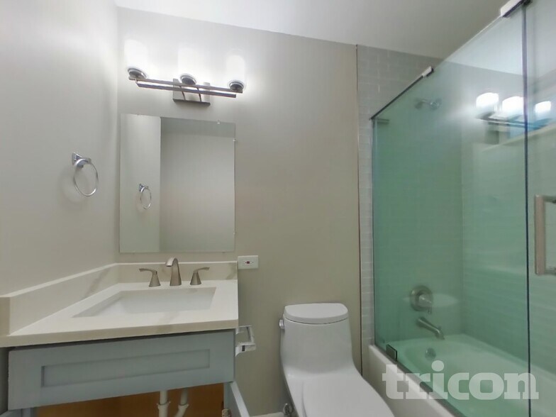 Building Photo - 16130 Haven Ave