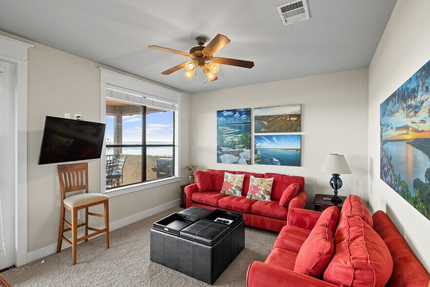 Building Photo - 18024 Edgewood Way