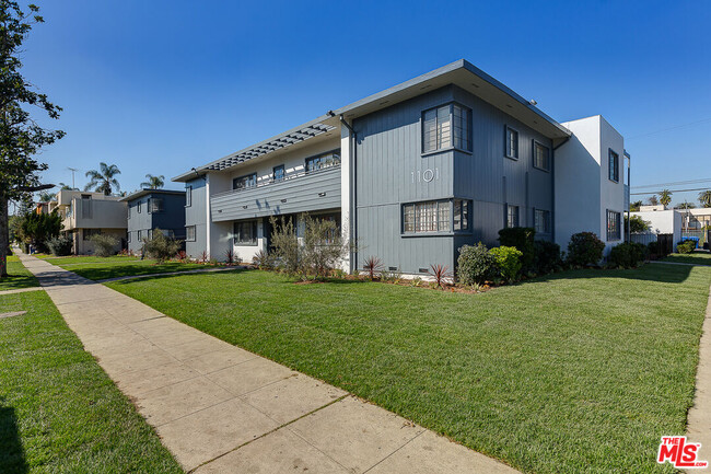 Building Photo - 1101 Bronson Ave