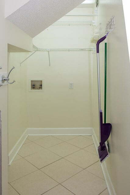 Building Photo - 1066 Windmill Dr