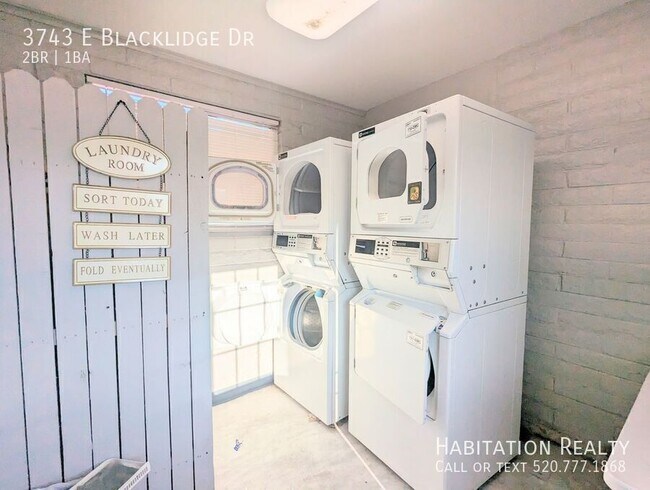 Building Photo - 3743 E Blacklidge Dr