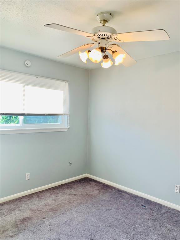 Building Photo - 1611 Mapleton Dr