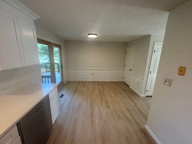 Building Photo - 5 Cabernet Ct