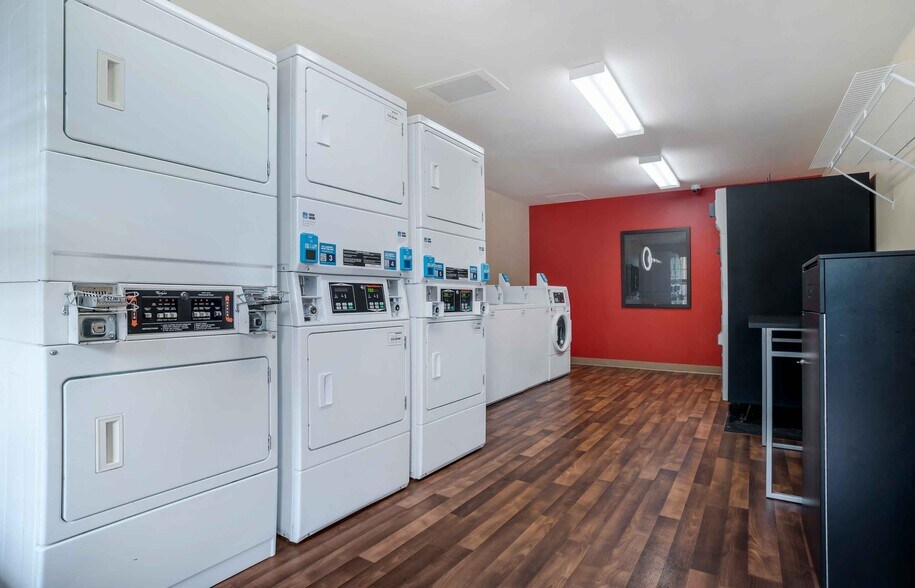 Building Photo - Furnished Studio-Huntsville - U.S. Space a...