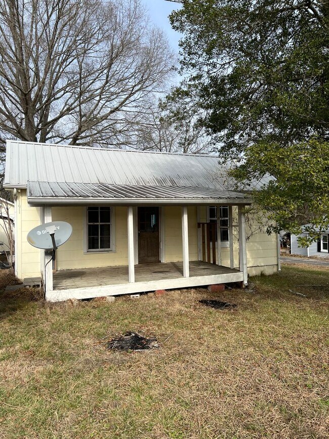 Primary Photo - Great 1 Bed 1 Bath Home in Tunnel Hill Ga