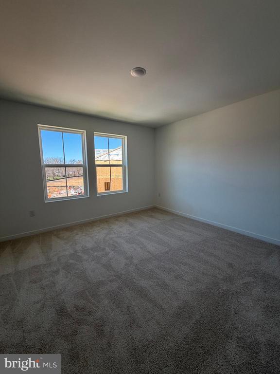 Building Photo - 38 Basswood St