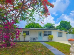 Building Photo - 20520 NE 15th Ave