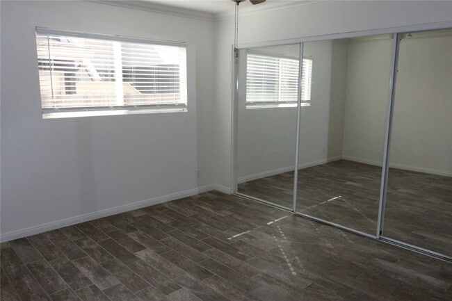 Building Photo - 111 N Calle Seville