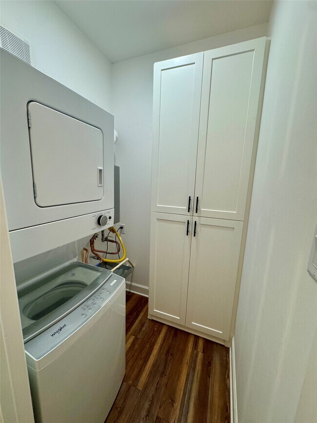 Building Photo - 2119 Avenue O 1/2