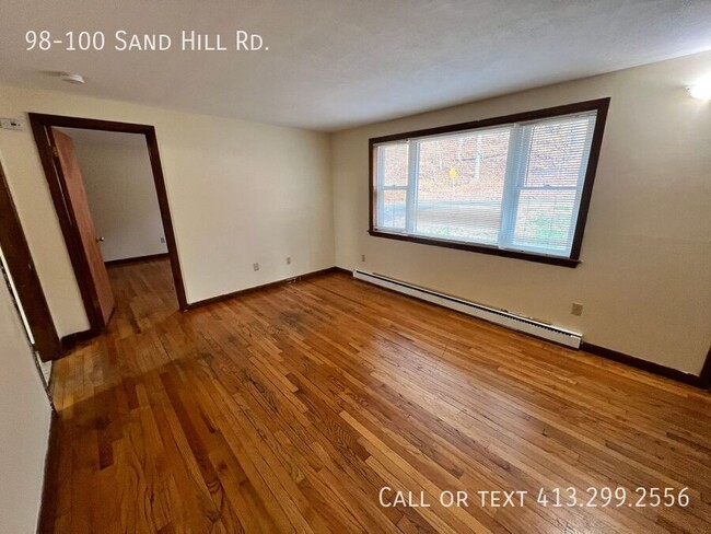 Building Photo - Charming 3 BR in a Quiet Amherst Location