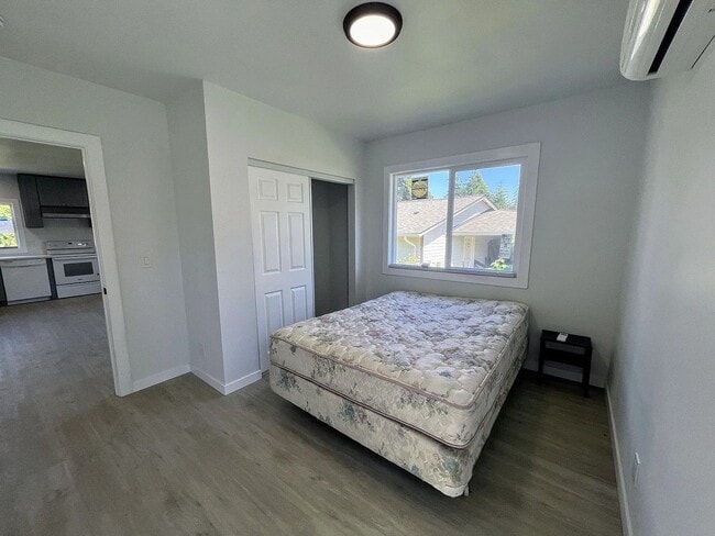 Building Photo - Kennydale 2-bedroom home