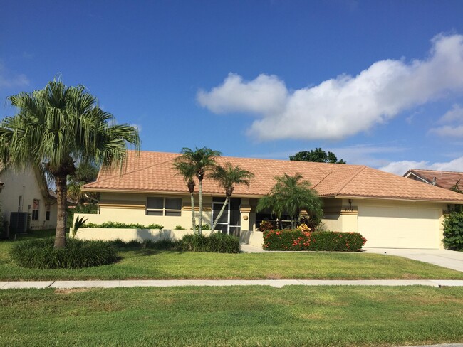 Building Photo - 9775 Sun Pointe Dr