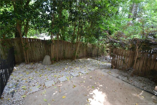 Building Photo - 308 Black Bird Ct