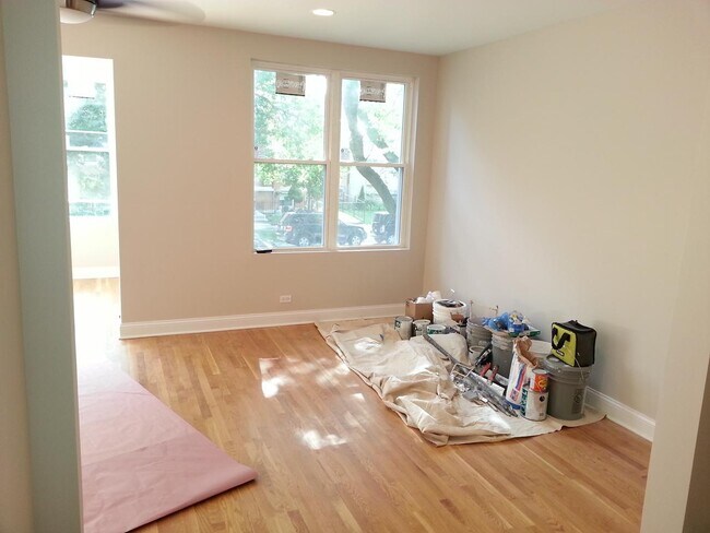 Building Photo - 5010 N Troy St