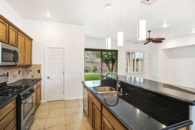 Building Photo - Anthem Country Club Beauty w/ Casita