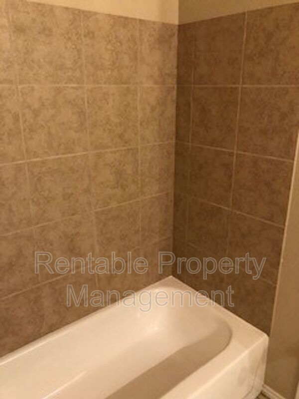 Building Photo - 108 Collett Ct
