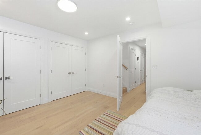 Building Photo - 6 Richardson St