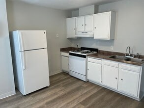 Building Photo - 220 Cross St