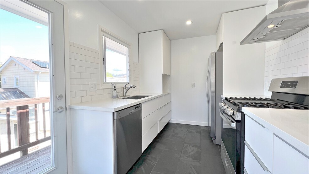 Building Photo - 1023 Washington Ave