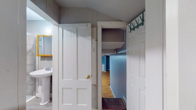 Building Photo - 117 Ashmont St