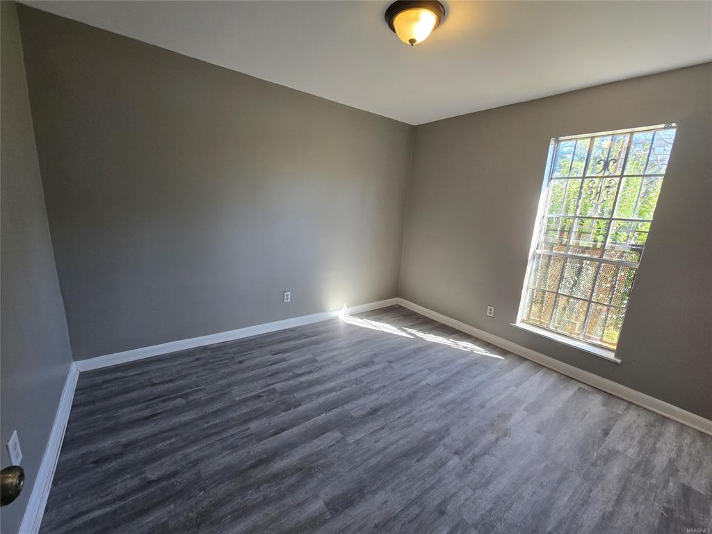 Building Photo - 4104 Lone Oak Dr