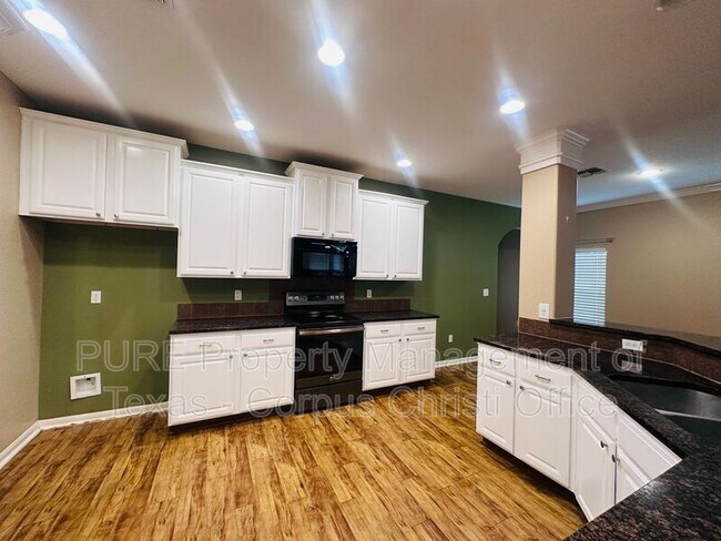 Building Photo - 6017 Tapestry Dr