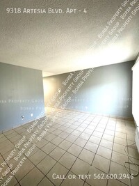 Building Photo - PET FRIENDLY 2 BEDROOM 1 BATHROOM DOWNSTAI...