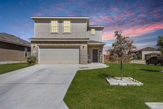 Building Photo - 100 Verdin Ln