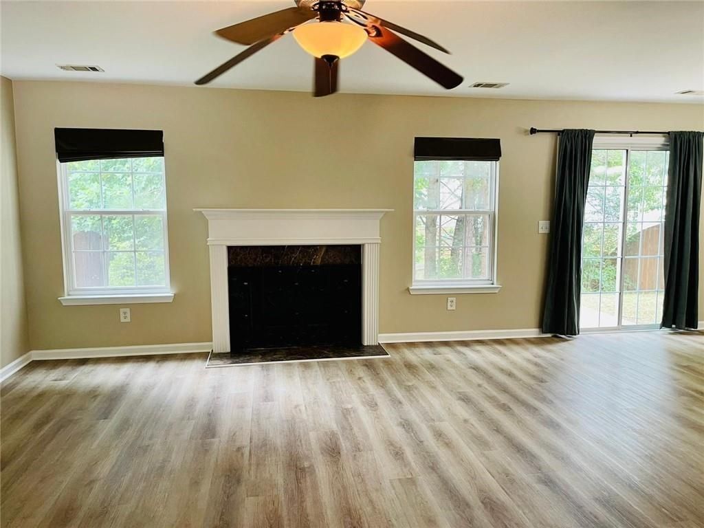 Building Photo - 2430 Mayfair Dr