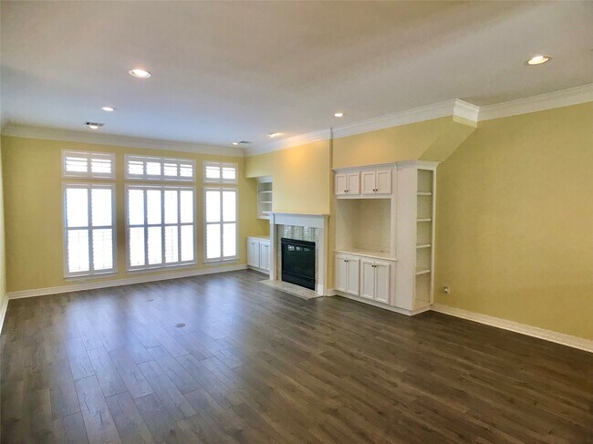 Building Photo - 2104 Bancroft Ln