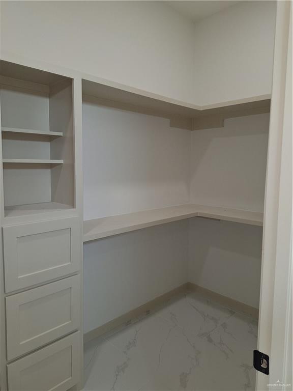 Building Photo - 8 Elm Ave