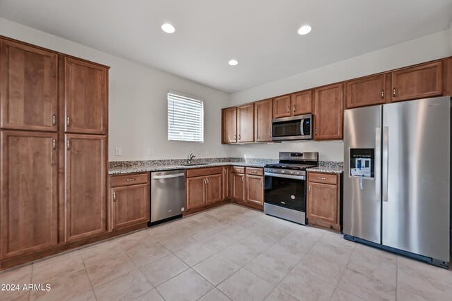 Building Photo - 8961 W San Juan Ave