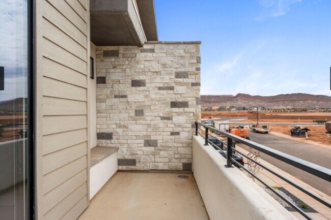 Building Photo - 4092 S 545 E