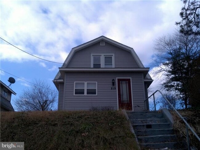 Primary Photo - 219 N Black Horse Pike