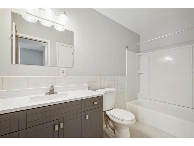 Building Photo - 4029-4014 14th Ave S