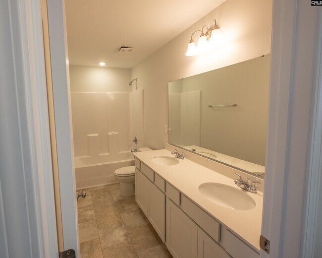 Building Photo - 3024 Hallsdale Dr
