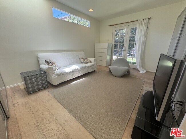 Building Photo - 7586 Woodrow Wilson Dr