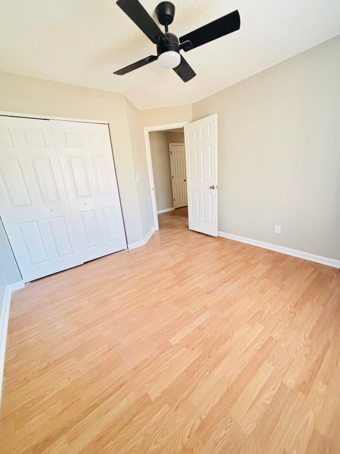 Building Photo - 180 Saint James Pl