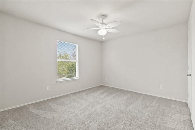 Building Photo - 3920 Malibu Sun Dr