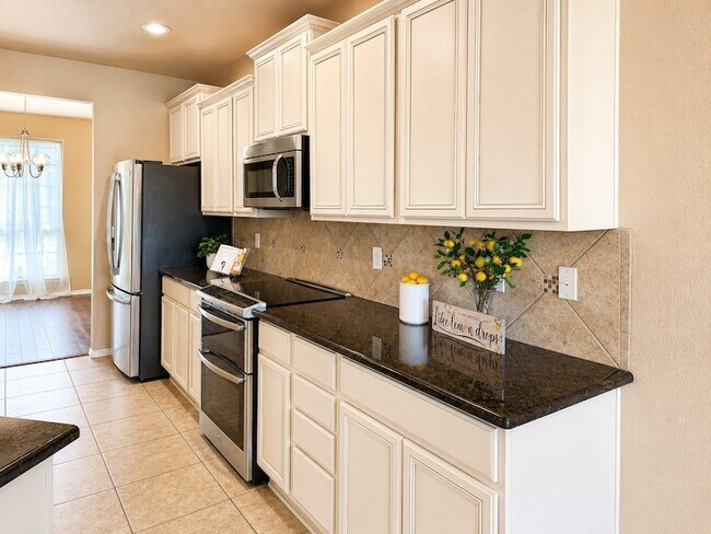 Building Photo - 1009 Cheyenne Dr