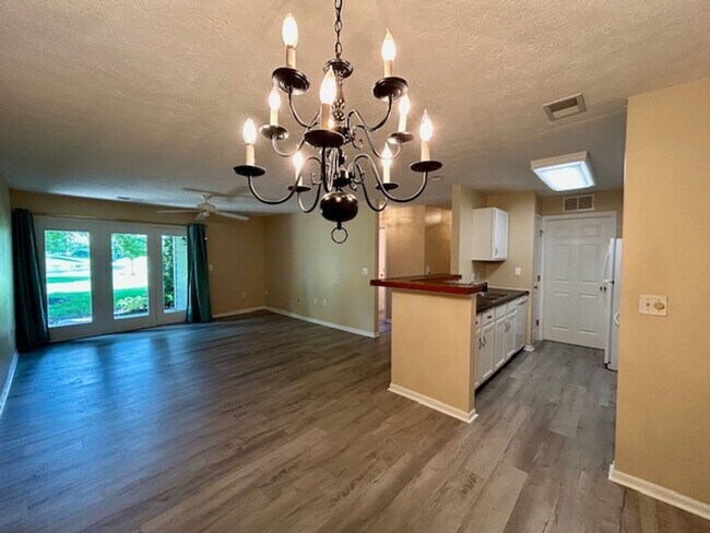 Building Photo - COMING SOON!!  Stylish 2 Bedroom, 2 Bath C...