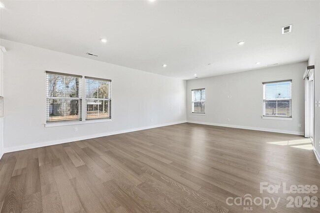Building Photo - 6425 Cumberland Dr