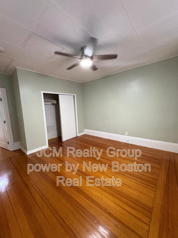 Building Photo - 144 Bloomingdale St