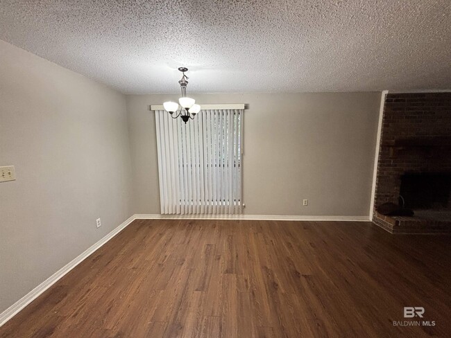 Building Photo - 171 Montclair Loop