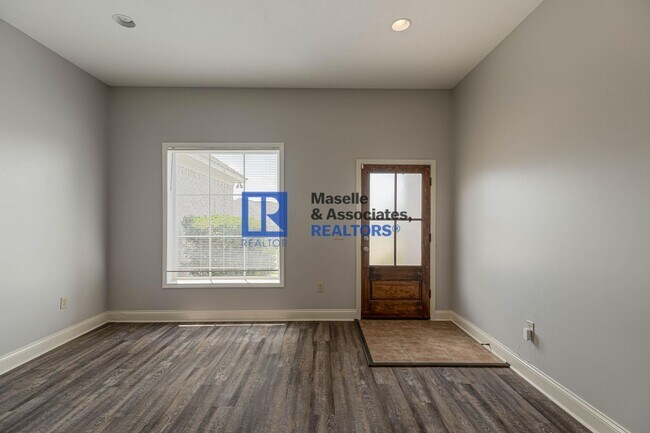 Building Photo - 3 Bed/2 Bath Home in Pearl in Silver Ridge