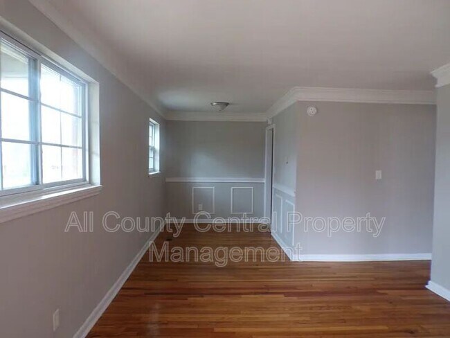 Building Photo - 1657 18th Way SW