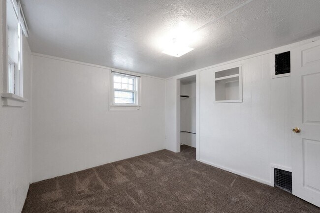 Building Photo - Spacious 4BR House in Greeley