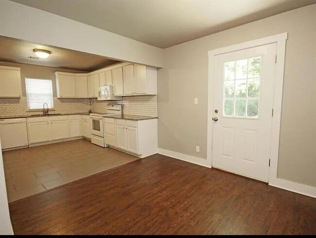 Building Photo - 1205 W Brooks St