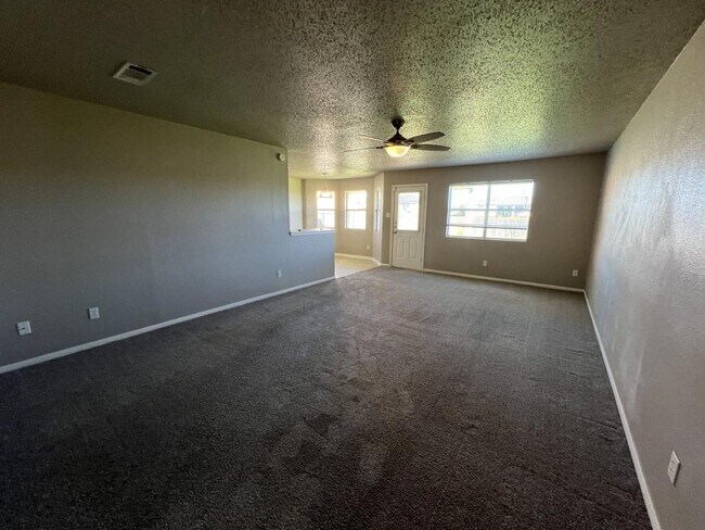 Building Photo - 4115 Mustang Dr