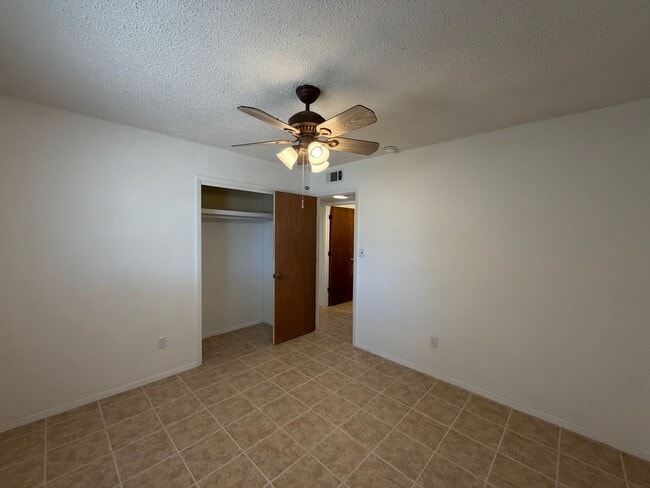 Building Photo - 3 Bedroom Single Story Home Available Near E Main Street & Hwy 314 SW in Los Lunas!